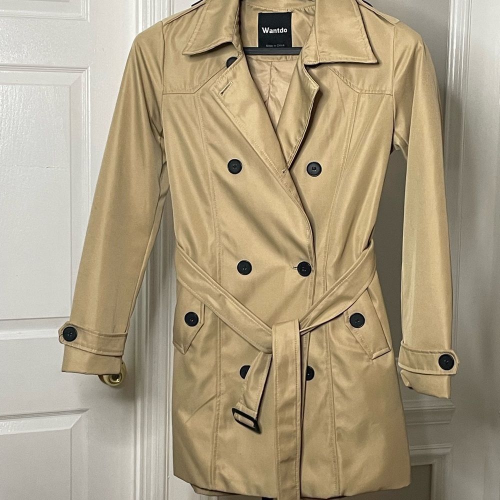 Wando Tan Women's Double-Breasted Trench Coat